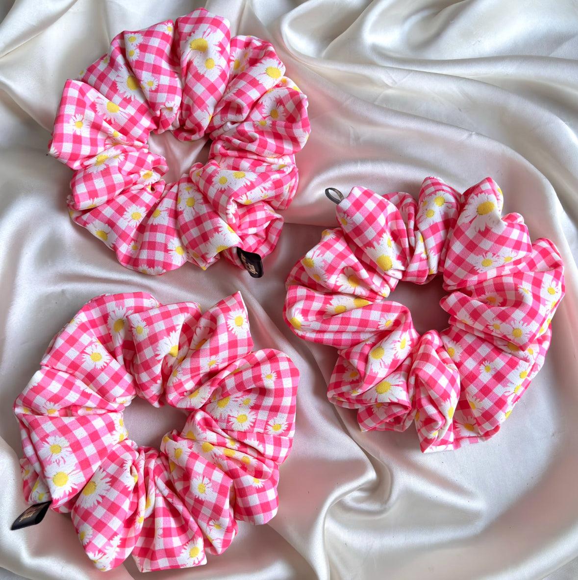 Daisy Picnic XL Scrunchie