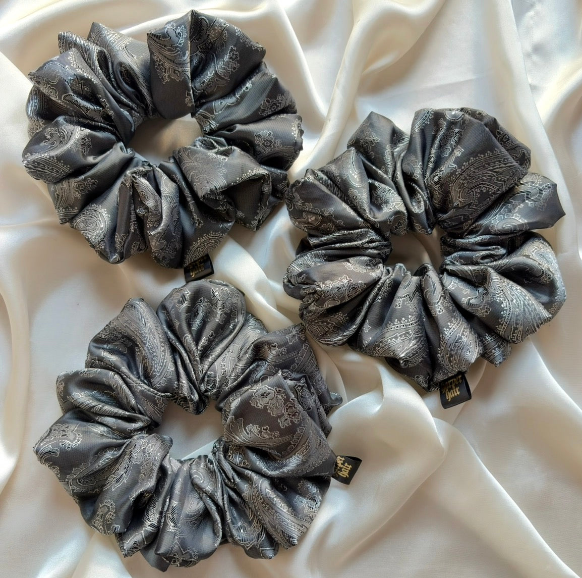 Onyx XL Scrunchie
