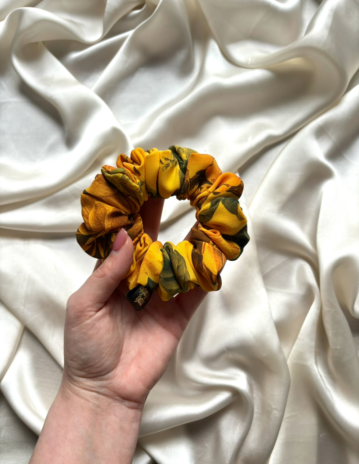 Myra Skinny Scrunchie