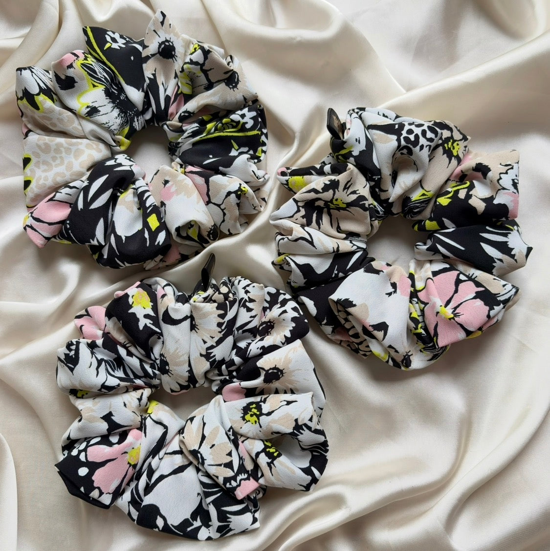 Trixie XL Scrunchie