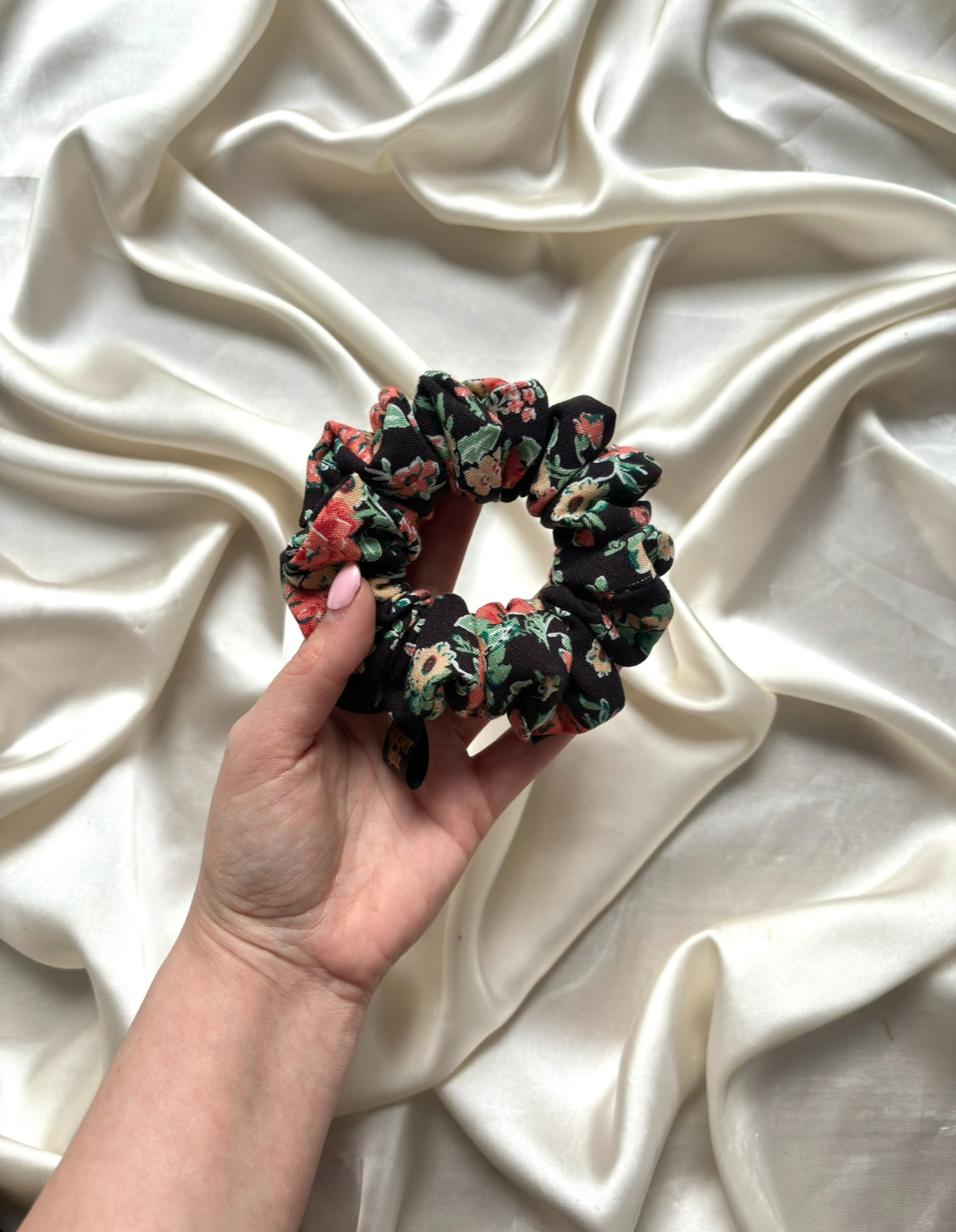 Betty Skinny Scrunchie