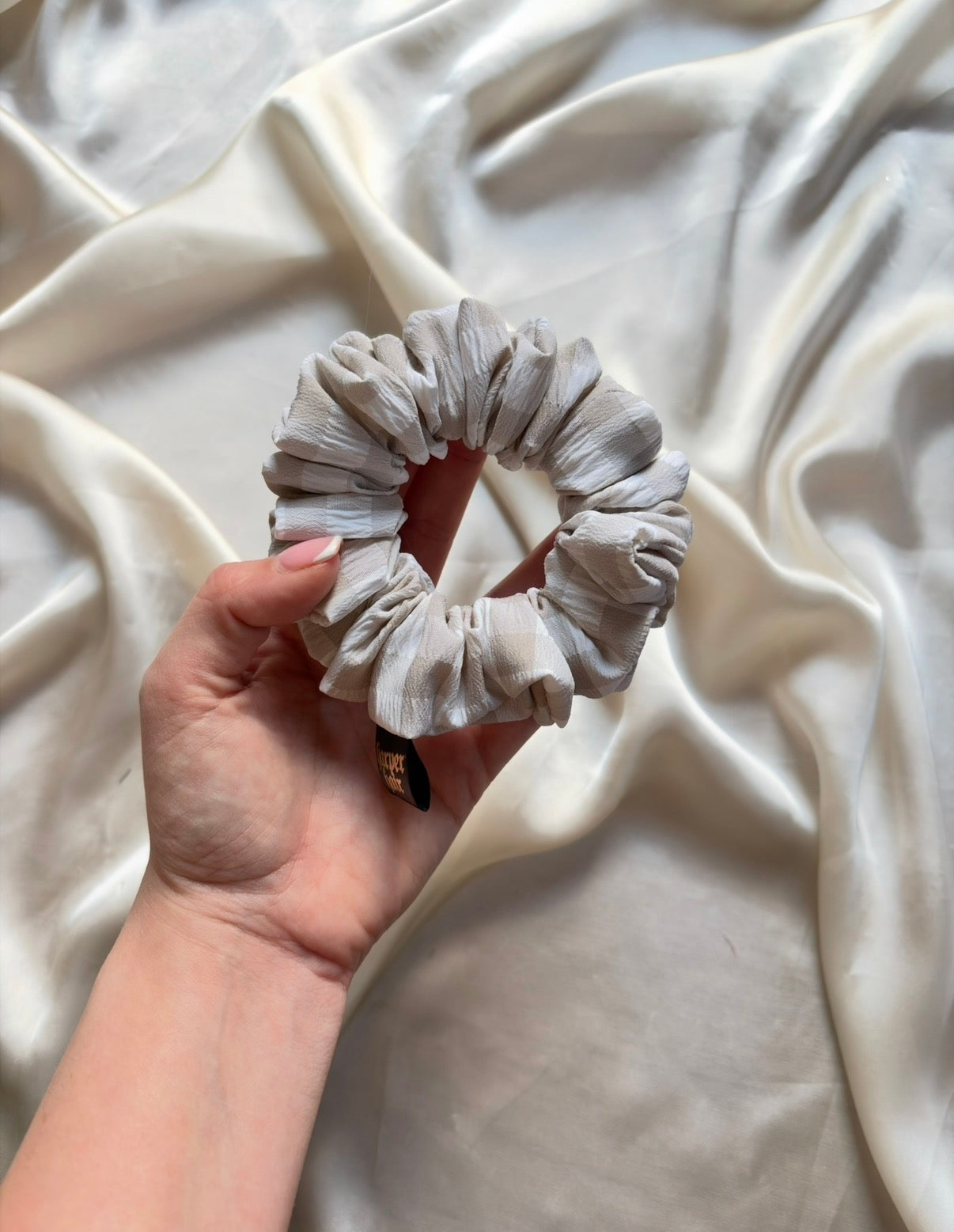 Sandy Skinny Scrunchie