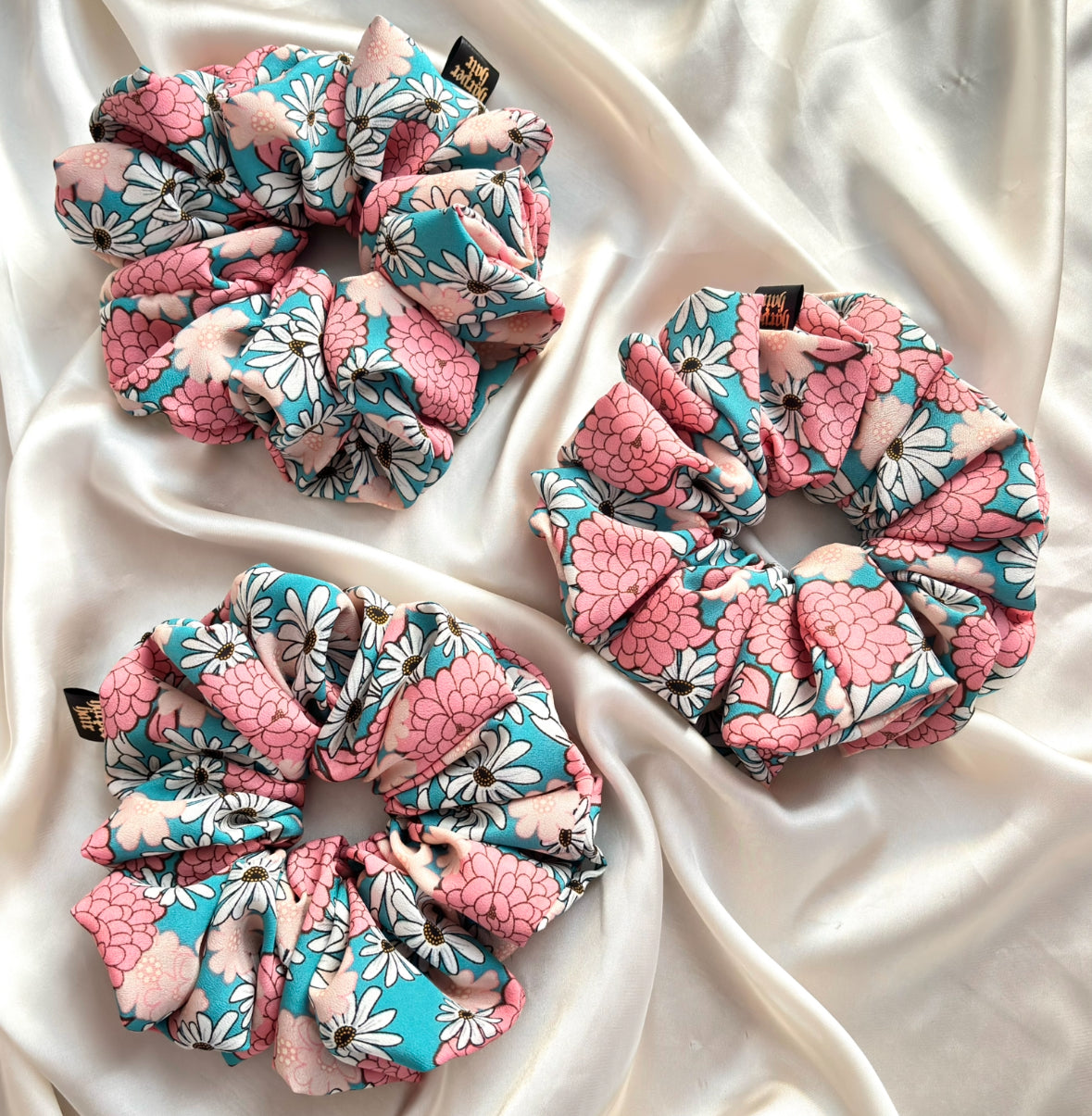 Lumen Scrunchie