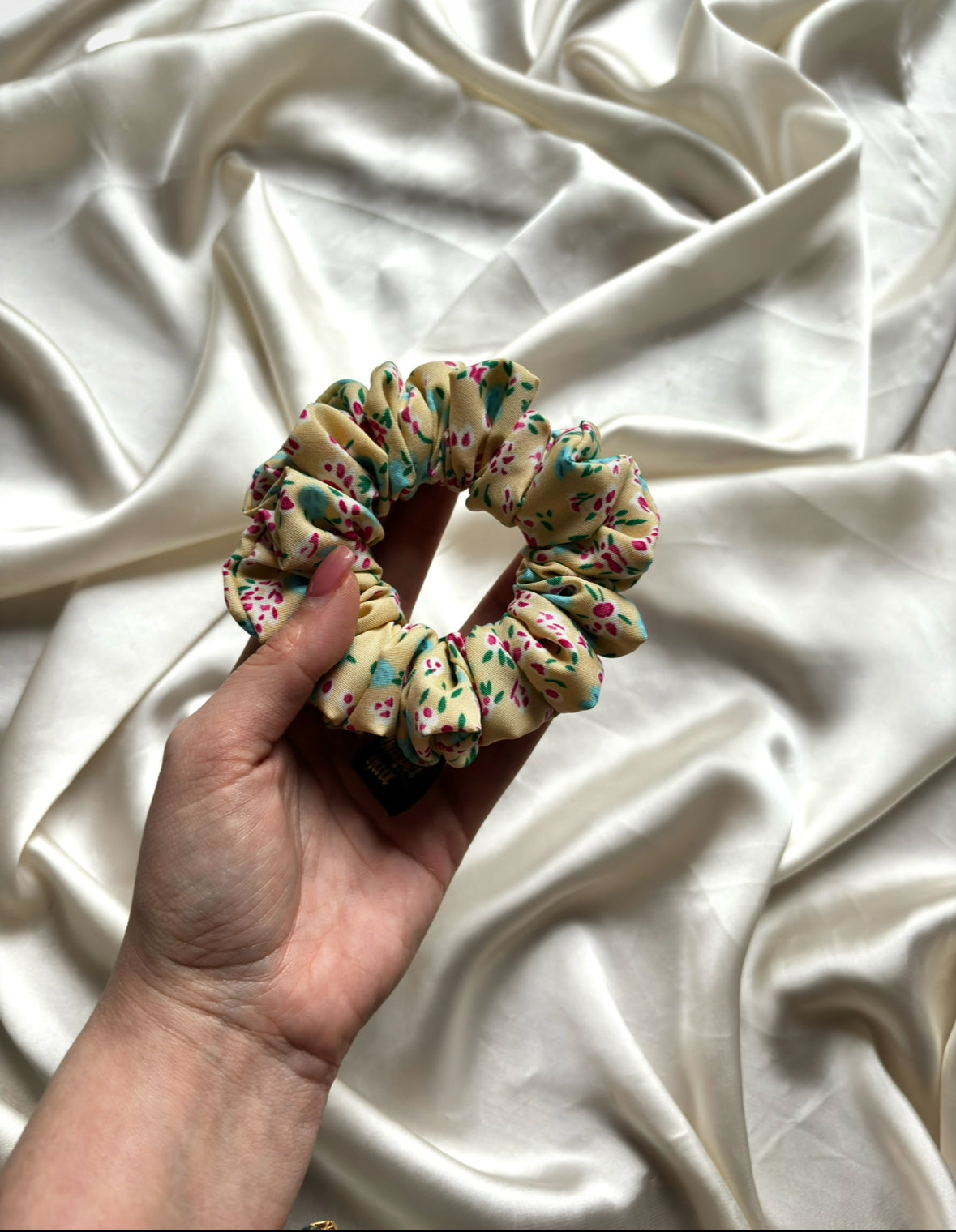 Essie Skinny Scrunchie