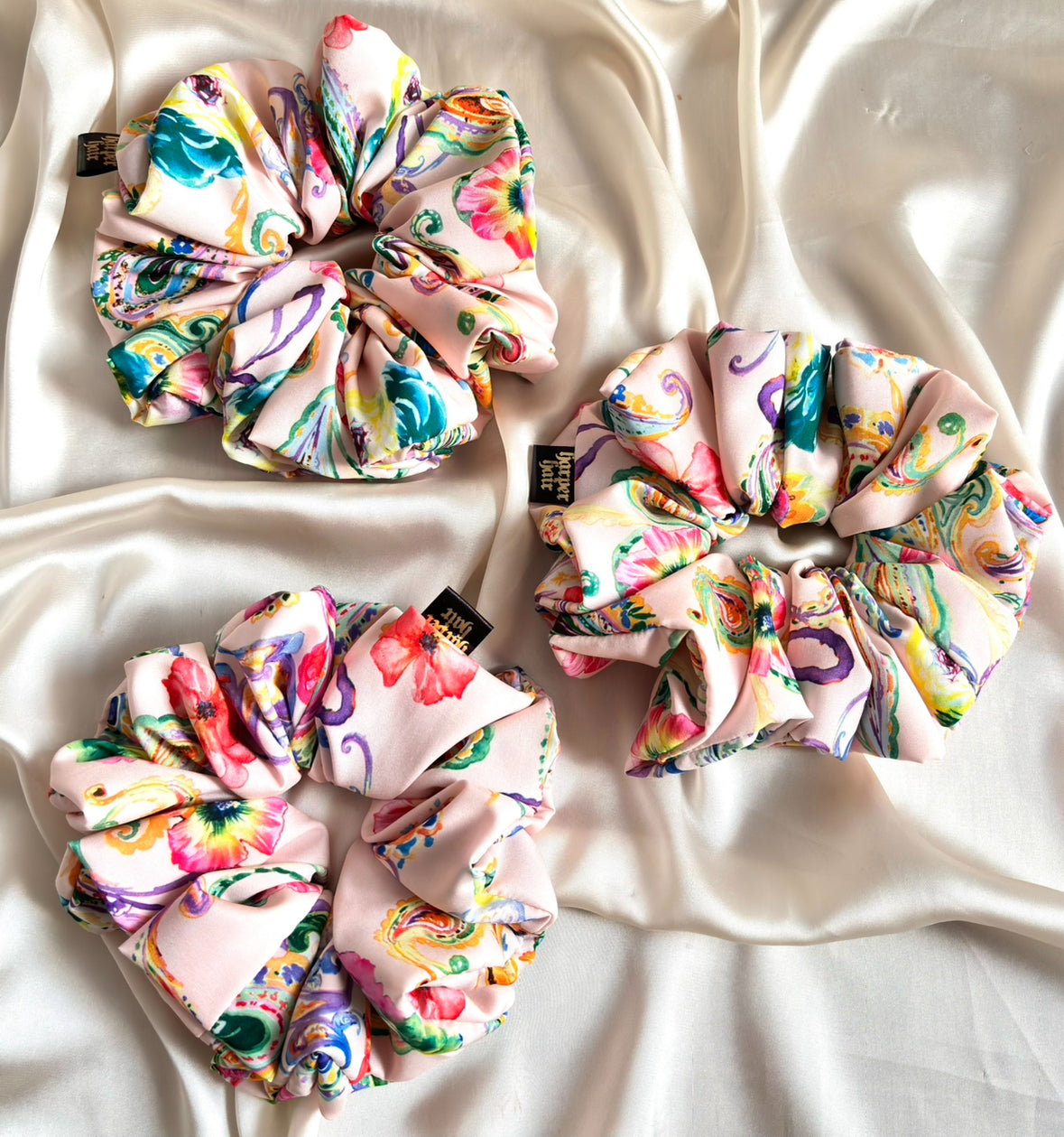 Gracia Scrunchie