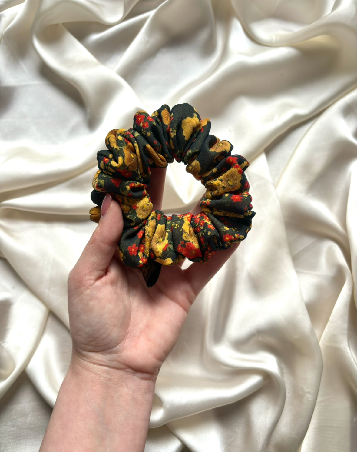 Frankie Skinny Scrunchie