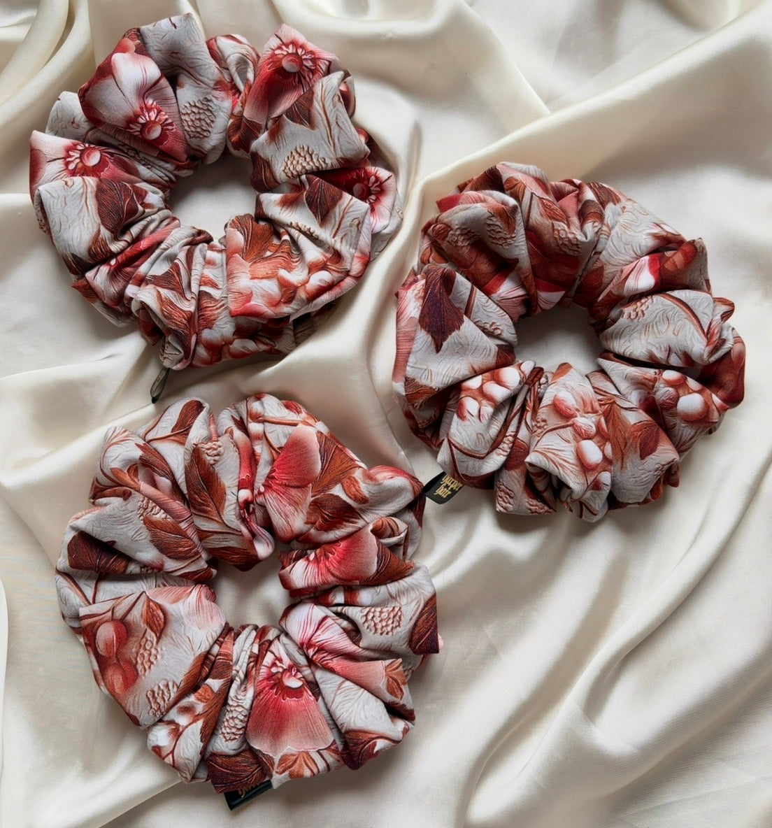 Icey Fall XL Scrunchie