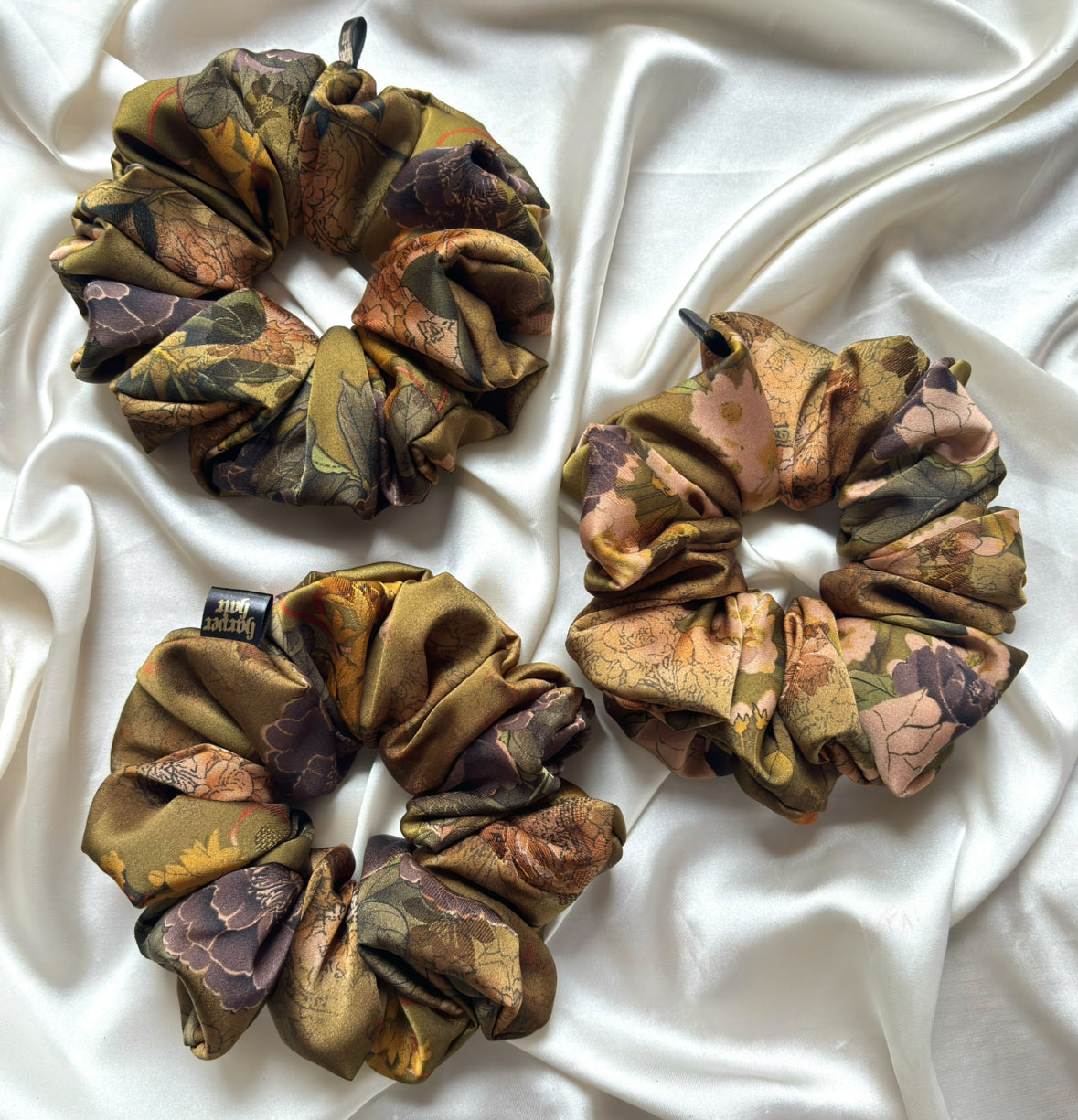Angelina XL Scrunchie