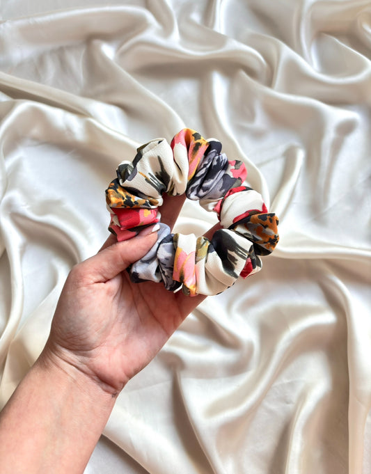 Vivienne Skinny Scrunchie