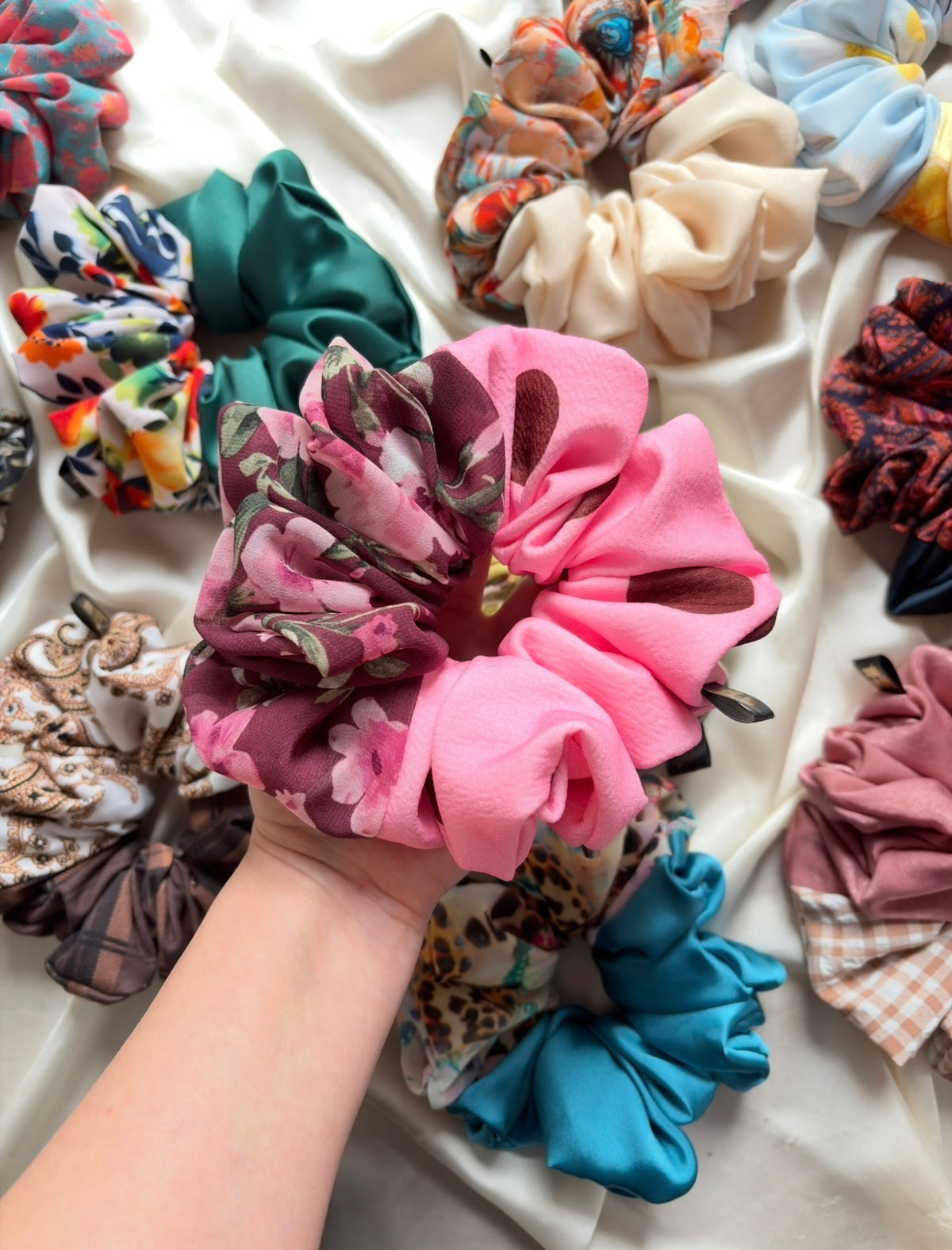 Hannah / Remy XL Scrunchie