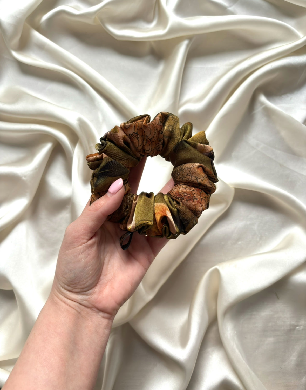 Angelina Skinny Scrunchie