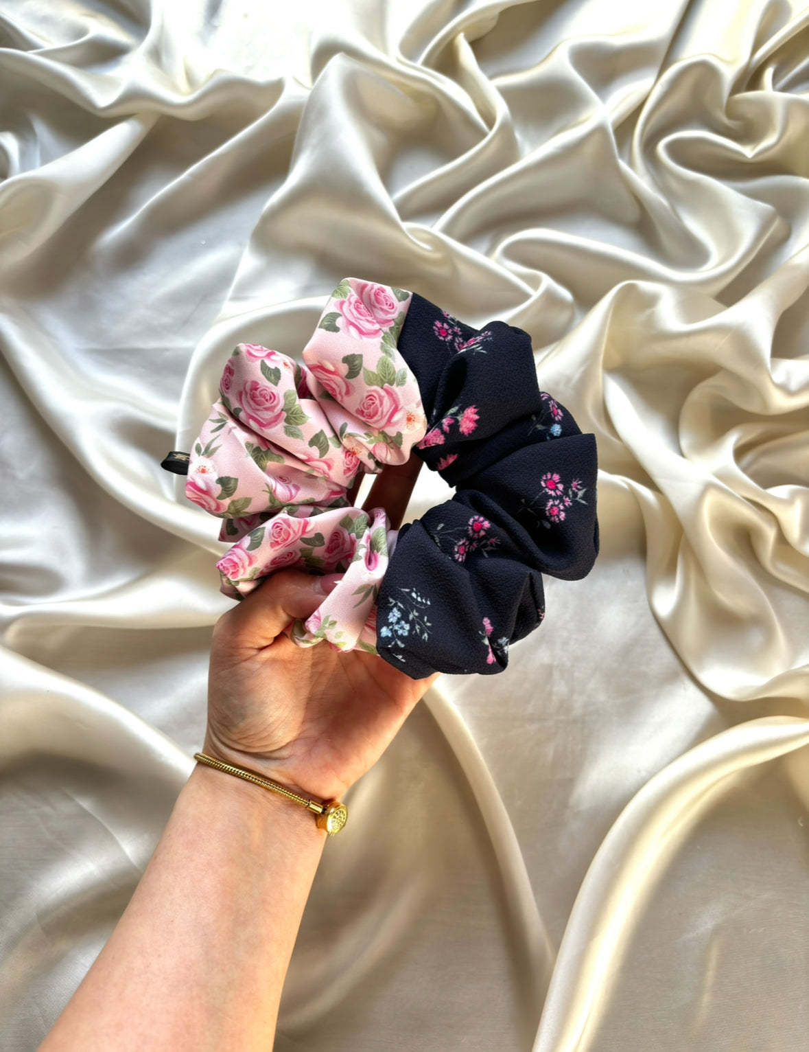 Janae / Navy Bloom XL Scrunchie