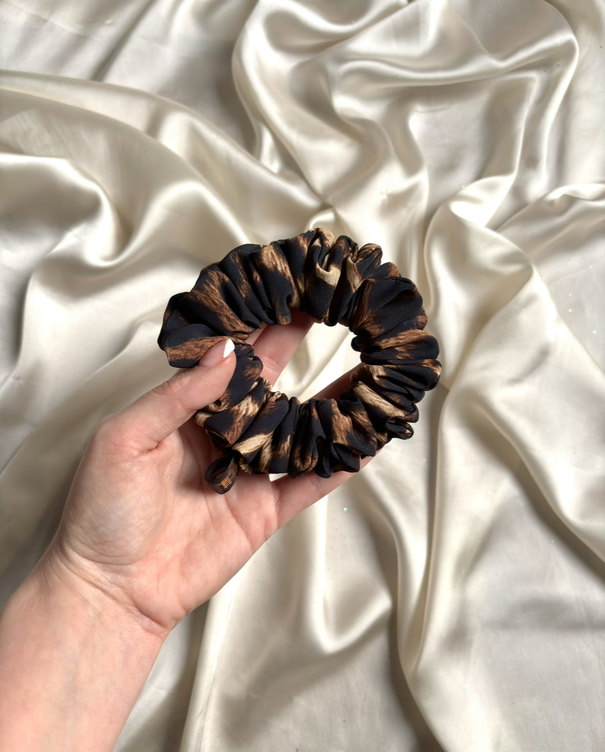 Classic Leopard Skinny Scrunchie