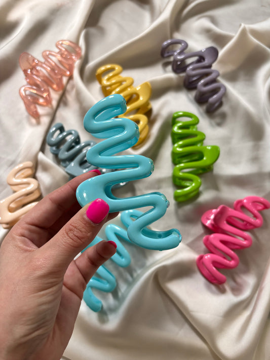 Baby Blue Squiggle Clip