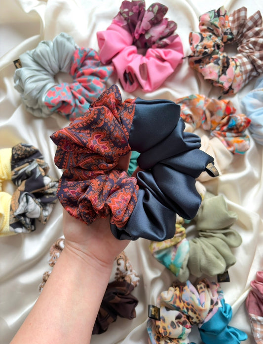 Coral Paisley / Classic Navy XL Scrunchie