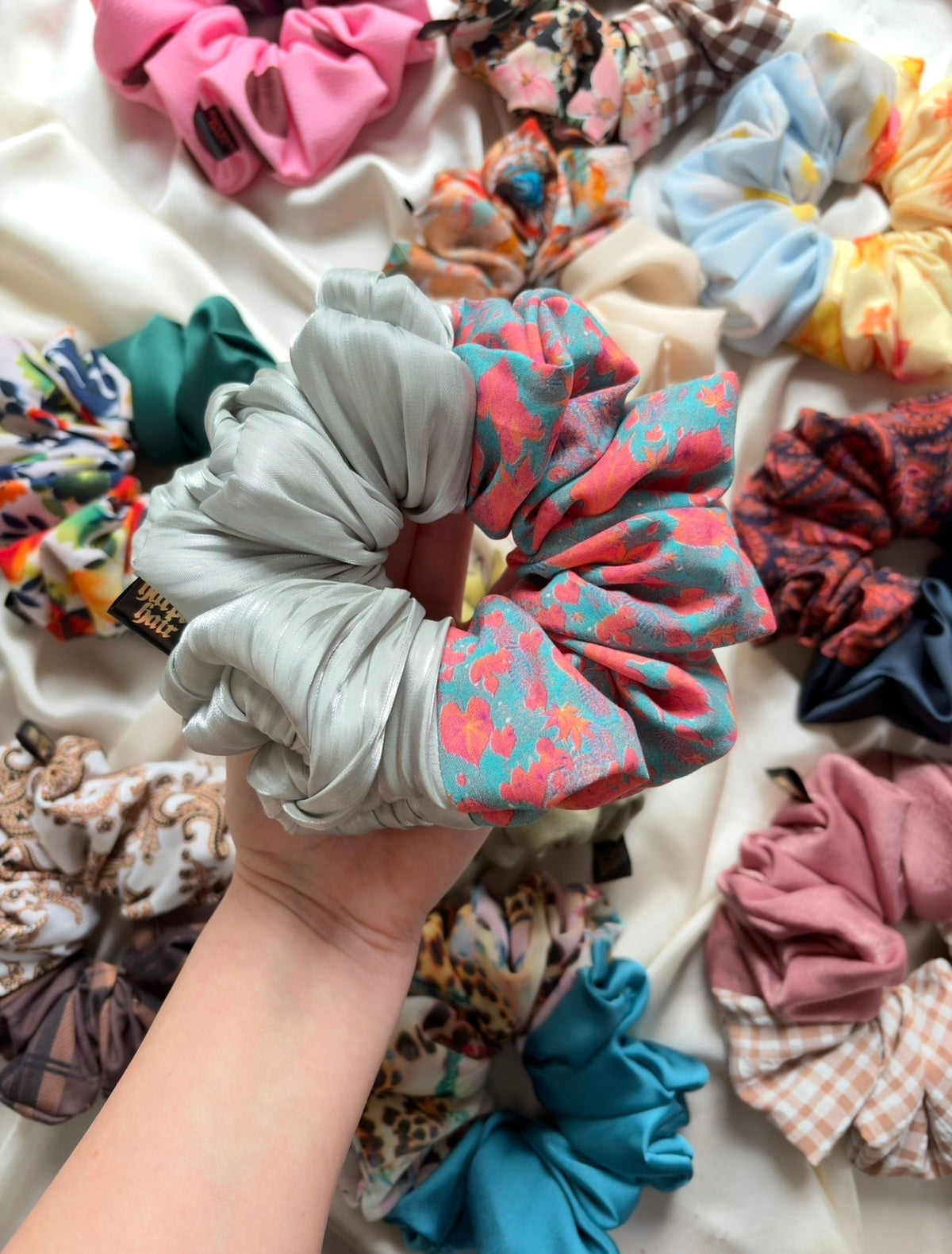 Sabrina / Coral Leaves XL Scrunchie