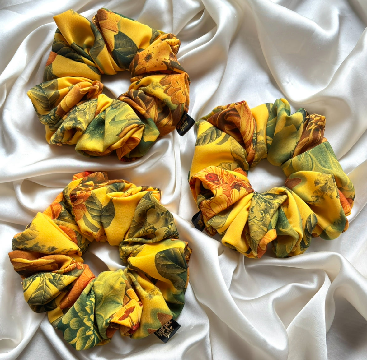 Myra XL Scrunchie